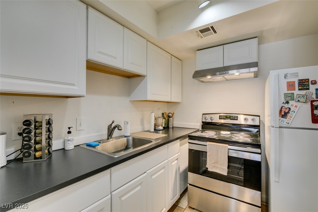 5725 Smoke Ranch Road, Unit A Las Vegas, NV 89108 - Photo 3 of 32