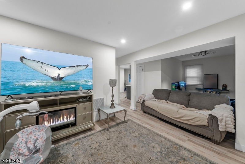 85 Ivy Lane Bridgewater, NJ 08807 - Photo 4 of 17