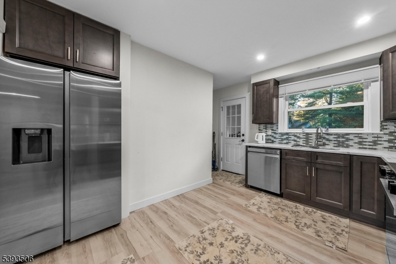 85 Ivy Lane Bridgewater, NJ 08807 - Photo 5 of 17