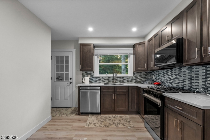 85 Ivy Lane Bridgewater, NJ 08807 - Photo 6 of 17