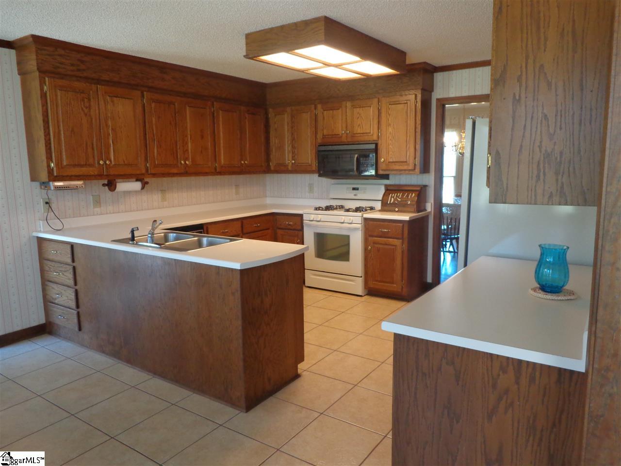 509 Silver Ridge Drive Greer, SC 29651 - Photo 4 of 20 Gallery Image 4