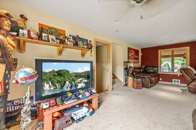 $1,599,000 | 2511 Carver Avenue, Maplewood, MN 55119