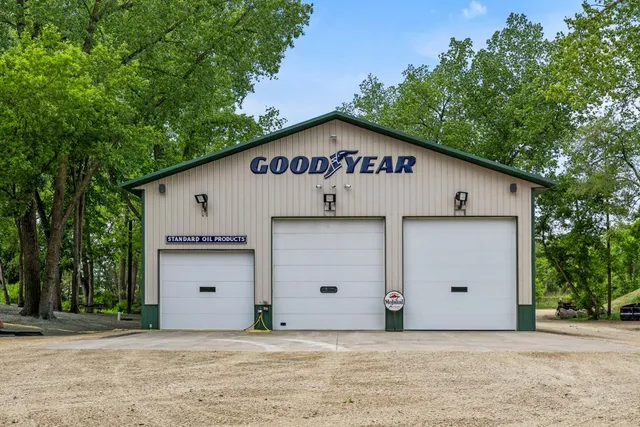 $1,599,000 | 2511 Carver Avenue, Maplewood, MN 55119