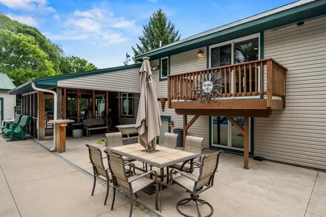 $1,599,000 | 2511 Carver Avenue, Maplewood, MN 55119