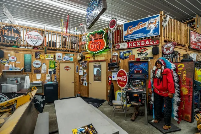 $1,599,000 | 2511 Carver Avenue, Maplewood, MN 55119