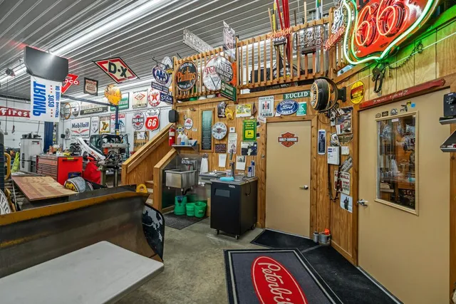 $1,599,000 | 2511 Carver Avenue, Maplewood, MN 55119