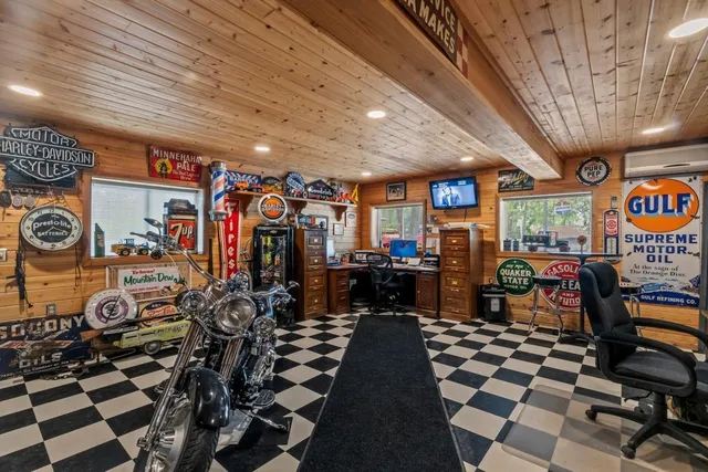 $1,599,000 | 2511 Carver Avenue, Maplewood, MN 55119