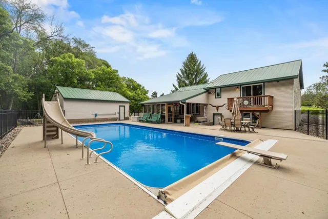 $1,599,000 | 2511 Carver Avenue, Maplewood, MN 55119