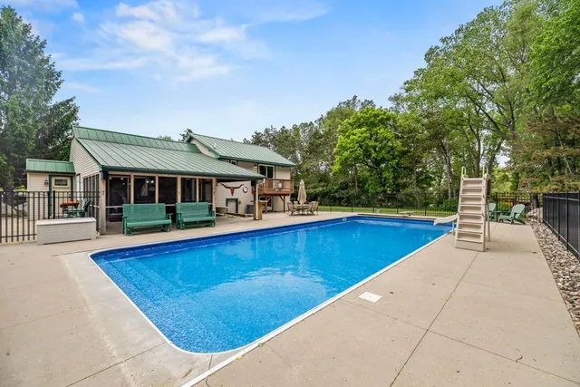 $1,599,000 | 2511 Carver Avenue, Maplewood, MN 55119