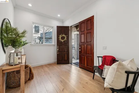 $2,095,000 | 6194 Mazuela Drive, Oakland, CA 94611