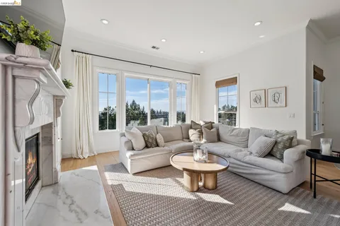 $2,095,000 | 6194 Mazuela Drive, Oakland, CA 94611