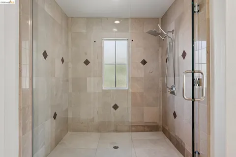 $2,095,000 | 6194 Mazuela Drive, Oakland, CA 94611