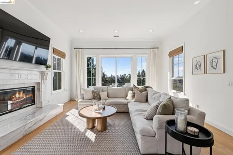 $2,095,000 | 6194 Mazuela Drive, Oakland, CA 94611