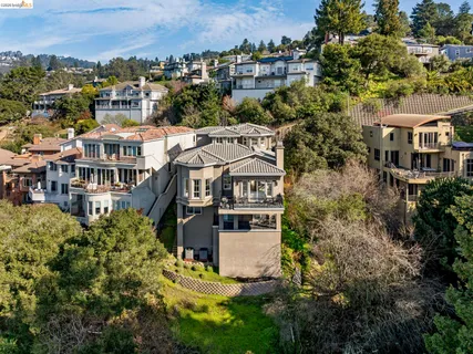 $2,095,000 | 6194 Mazuela Drive, Oakland, CA 94611