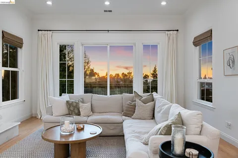 $2,095,000 | 6194 Mazuela Drive, Oakland, CA 94611