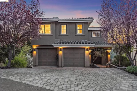$2,095,000 | 6194 Mazuela Drive, Oakland, CA 94611
