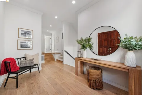 $2,095,000 | 6194 Mazuela Drive, Oakland, CA 94611