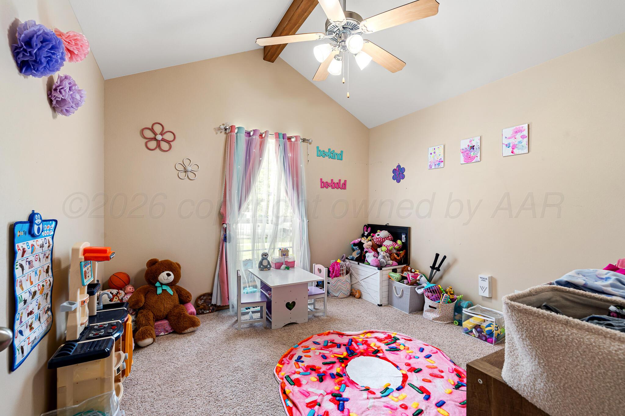 4010 Ross Street Amarillo, TX 79118 - Photo 18 of 26 3rd bathroom with vaulted ceiling