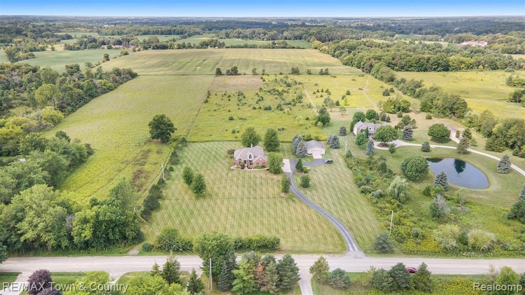 2343 North McKinley Road Flushing, MI 48433 - Photo 3 of 49