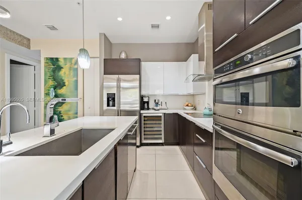 $575,000 | 10305 Northwest 63rd Terrace, Unit 105, Doral, FL 33178
