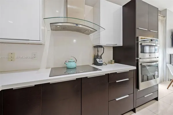 $575,000 | 10305 Northwest 63rd Terrace, Unit 105, Doral, FL 33178