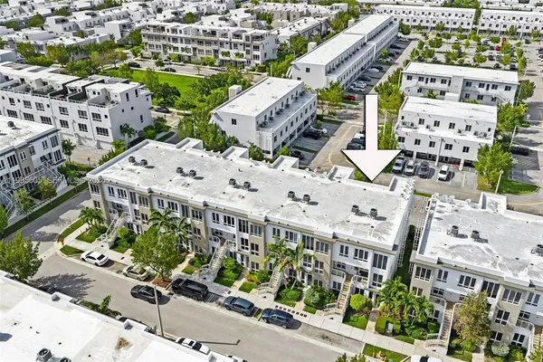 $575,000 | 10305 Northwest 63rd Terrace, Unit 105, Doral, FL 33178