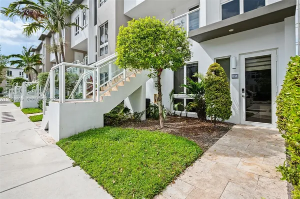 $575,000 | 10305 Northwest 63rd Terrace, Unit 105, Doral, FL 33178
