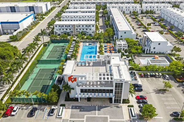 $575,000 | 10305 Northwest 63rd Terrace, Unit 105, Doral, FL 33178