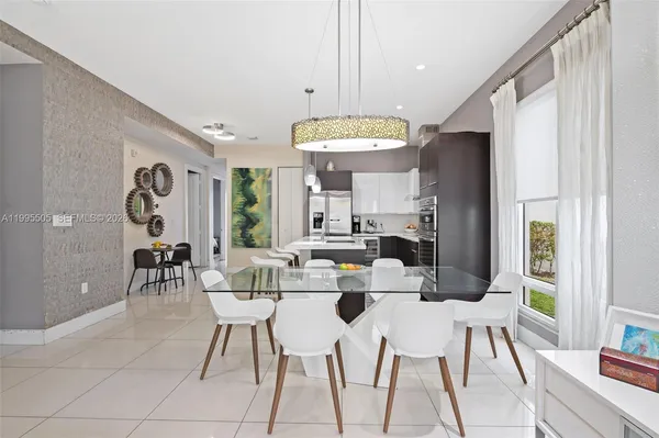 $575,000 | 10305 Northwest 63rd Terrace, Unit 105, Doral, FL 33178