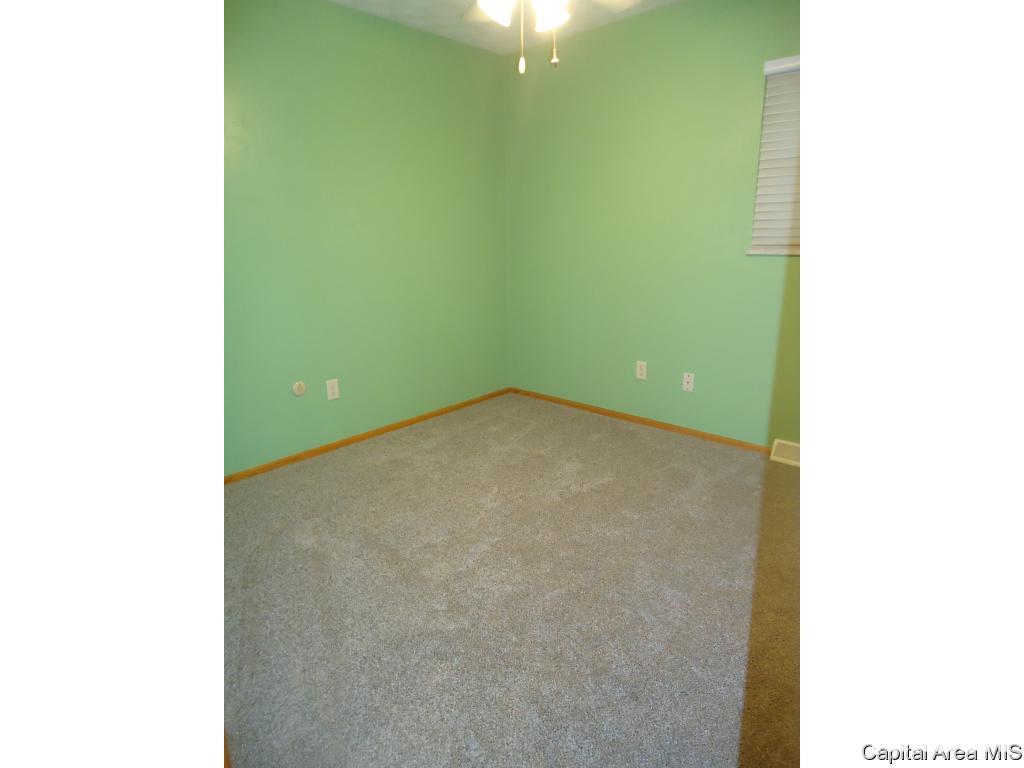 19 St Mary's Court Springfield, IL 62702 - Photo 13 of 29