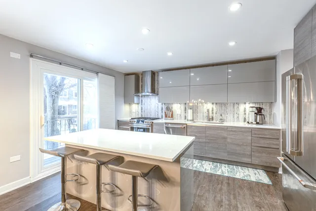 $535,000 | 1866 Old Willow Road, Northfield, IL 60093