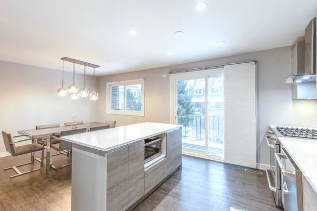 $535,000 | 1866 Old Willow Road, Northfield, IL 60093