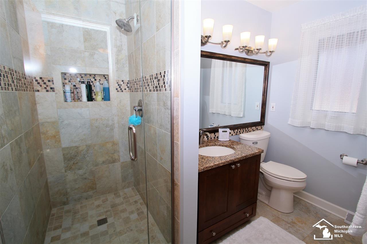 803 Ruff Drive Monroe, MI 48162 - Photo 26 of 47 31364696-27.JPG