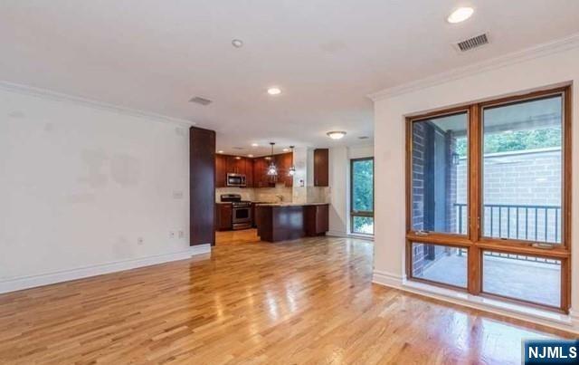 17 Meadow Road, Unit 210 Rutherford, NJ 07070 - Photo 4 of 21