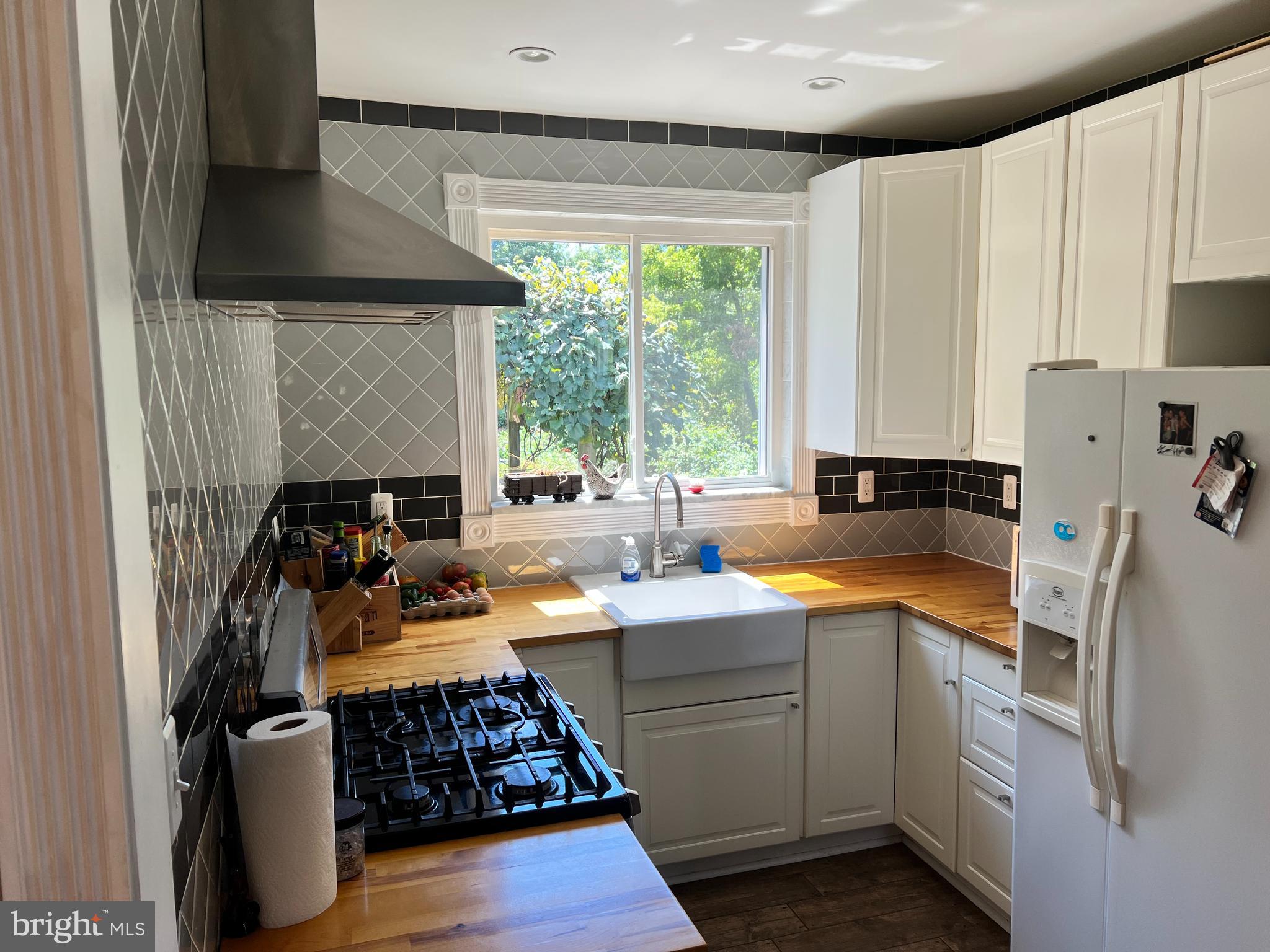2605 Latona Road Baltimore, MD 21214 - Photo 3 of 19 Gallery Image 3