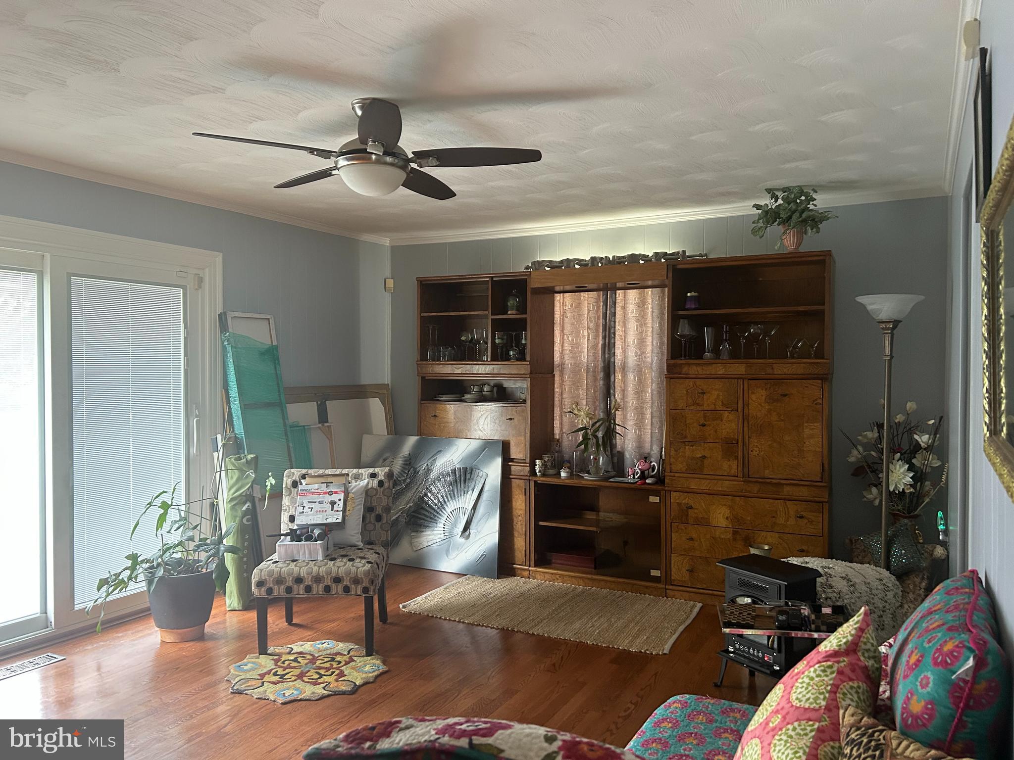 11500 Chantilly Lane Bowie, MD 20721 - Photo 7 of 13 a living room with furniture and a window
