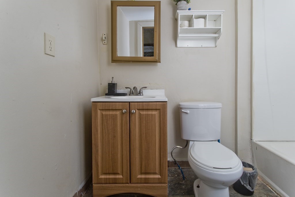 53 Whiting Street Springfield, MA 01107 - Photo 13 of 42