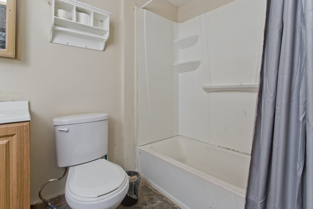 53 Whiting Street Springfield, MA 01107 - Photo 14 of 42