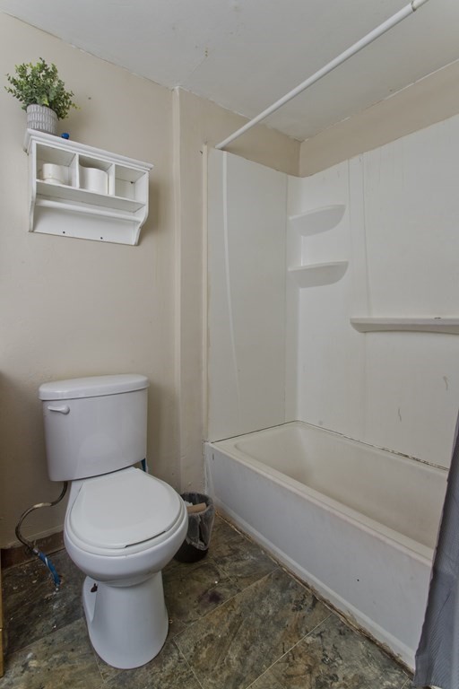 53 Whiting Street Springfield, MA 01107 - Photo 15 of 42