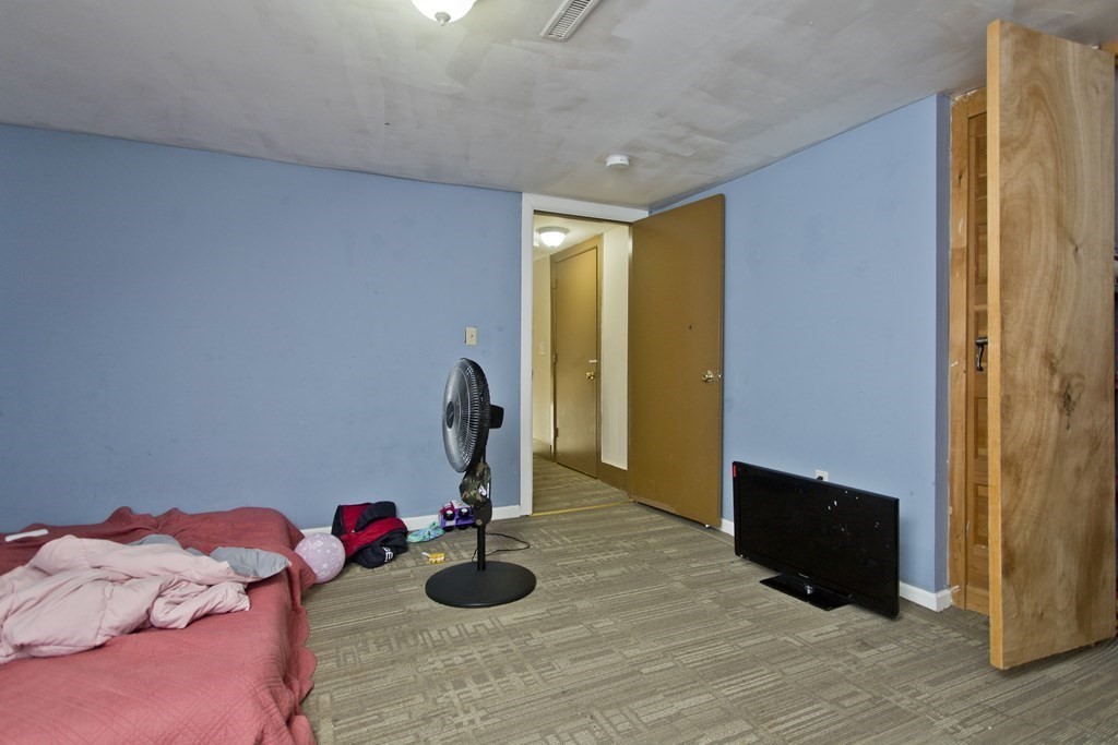 53 Whiting Street Springfield, MA 01107 - Photo 23 of 42