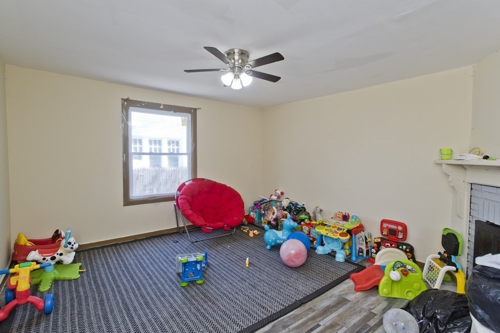 53 Whiting Street Springfield, MA 01107 - Photo 28 of 42