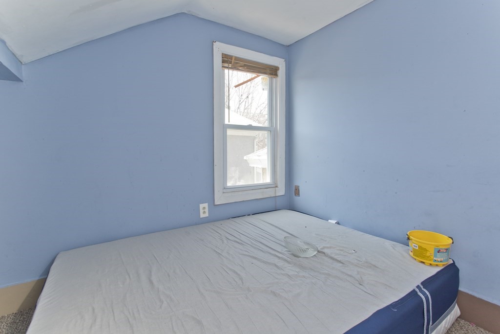 53 Whiting Street Springfield, MA 01107 - Photo 29 of 42