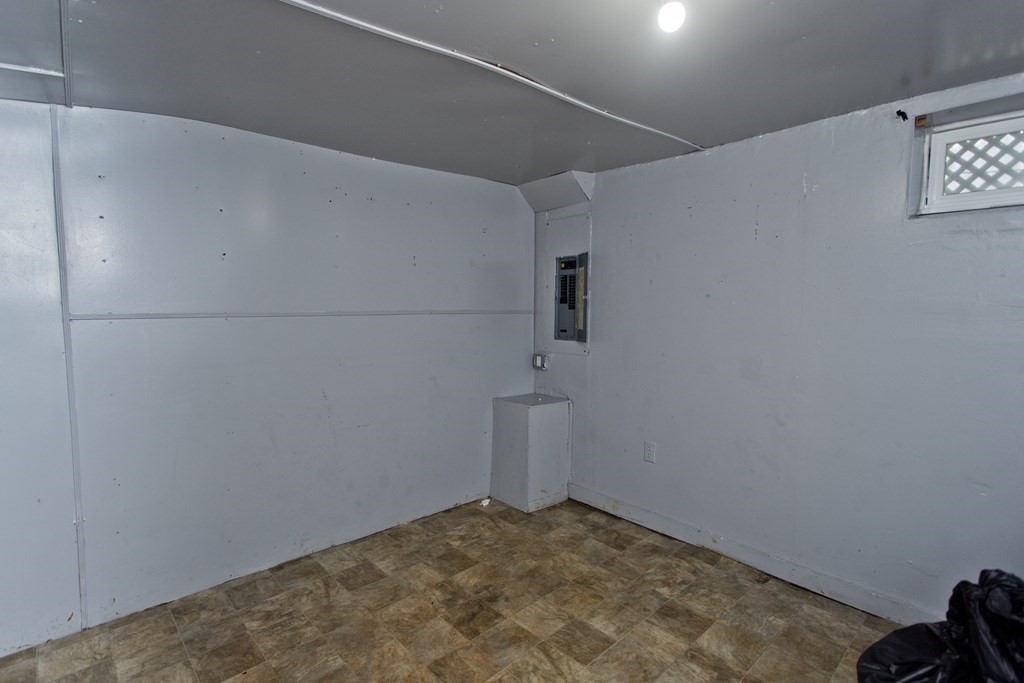 53 Whiting Street Springfield, MA 01107 - Photo 36 of 42