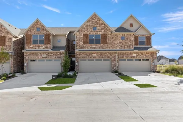 $379,900 | 9011 Indianola Trail, Oak Point, TX 75068