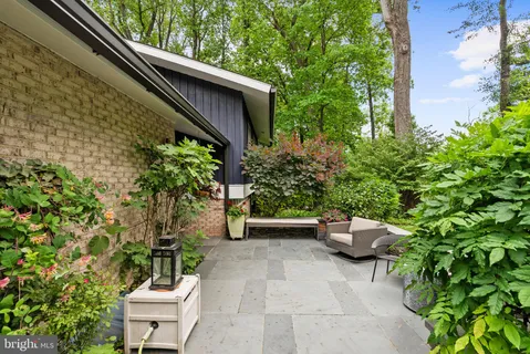 $1,540,000 | 8034 Park Overlook Drive, Bethesda, MD 20817