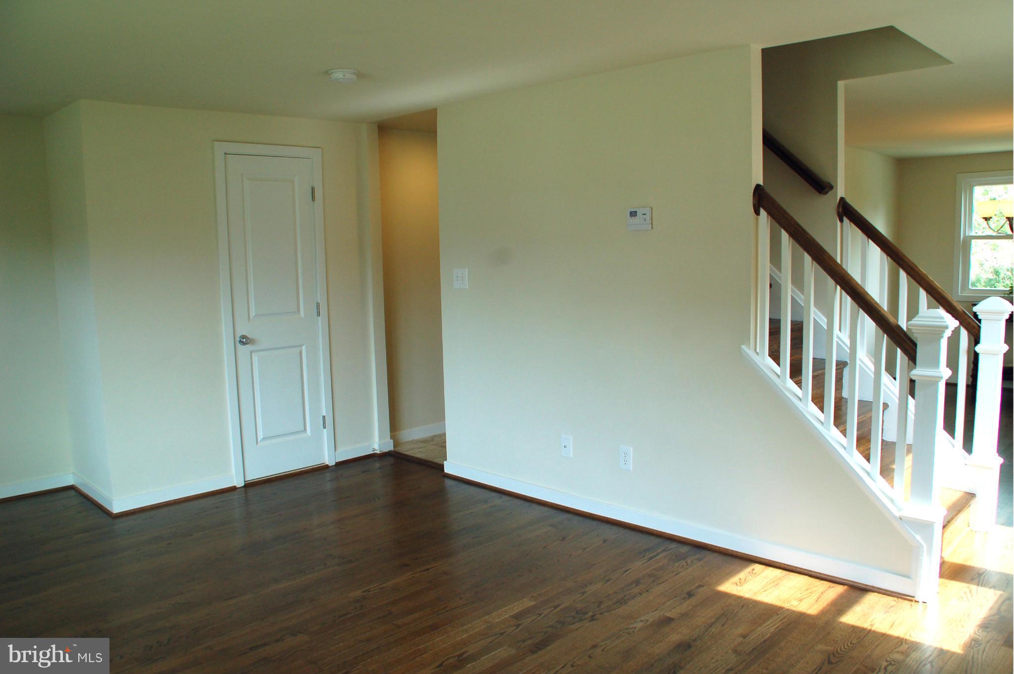 1021 Grovehill Road Baltimore, MD 21227 - Photo 12 of 30 Family Room