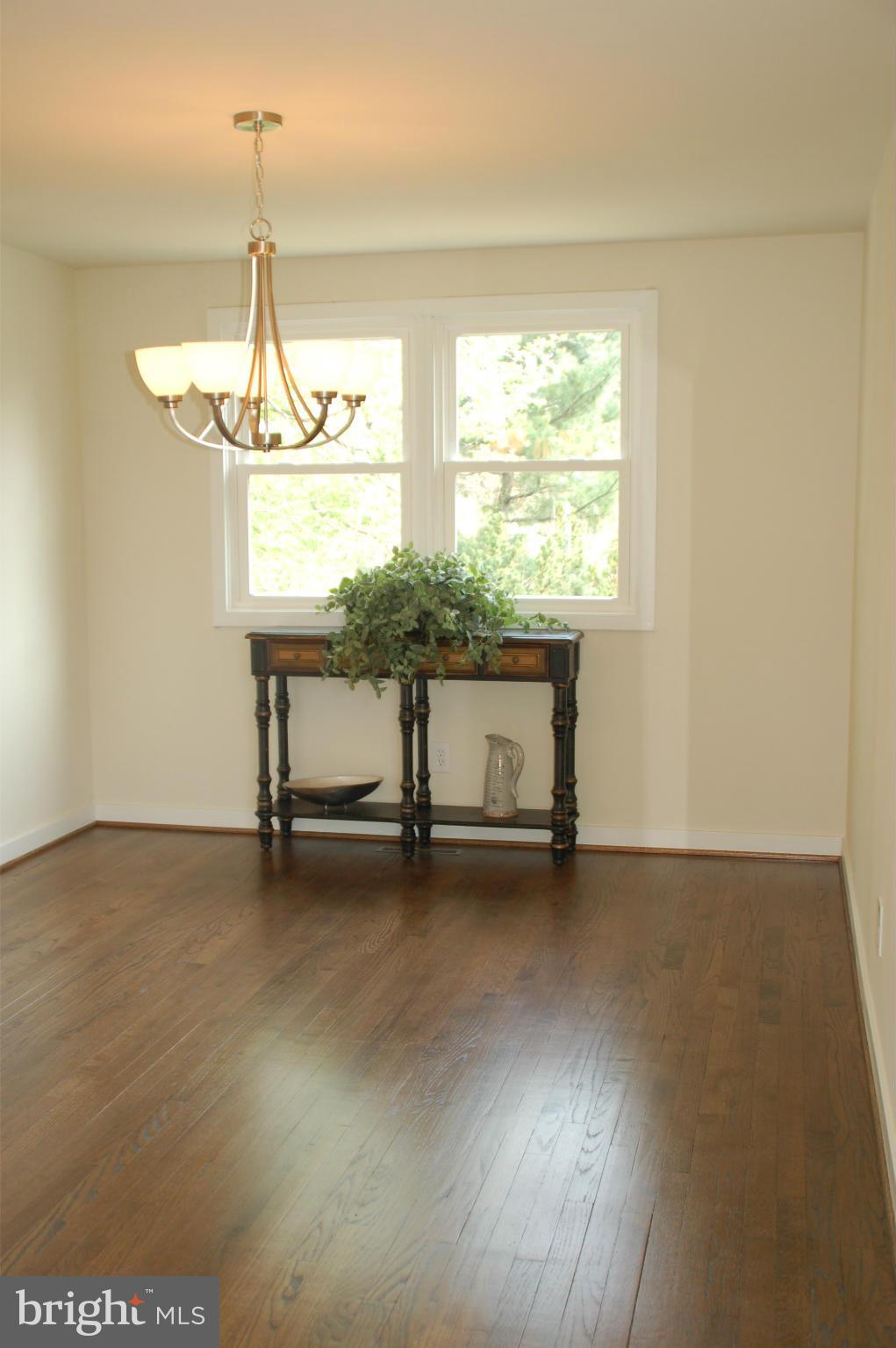 1021 Grovehill Road Baltimore, MD 21227 - Photo 15 of 30 Dining Room