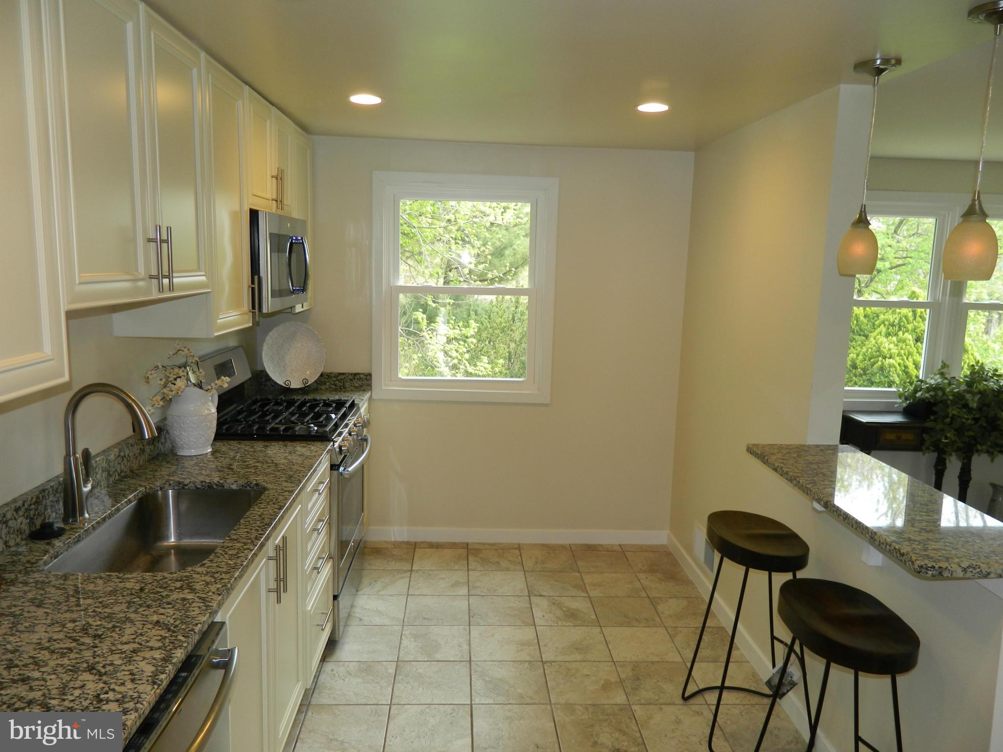 1021 Grovehill Road Baltimore, MD 21227 - Photo 8 of 30 Kitchen