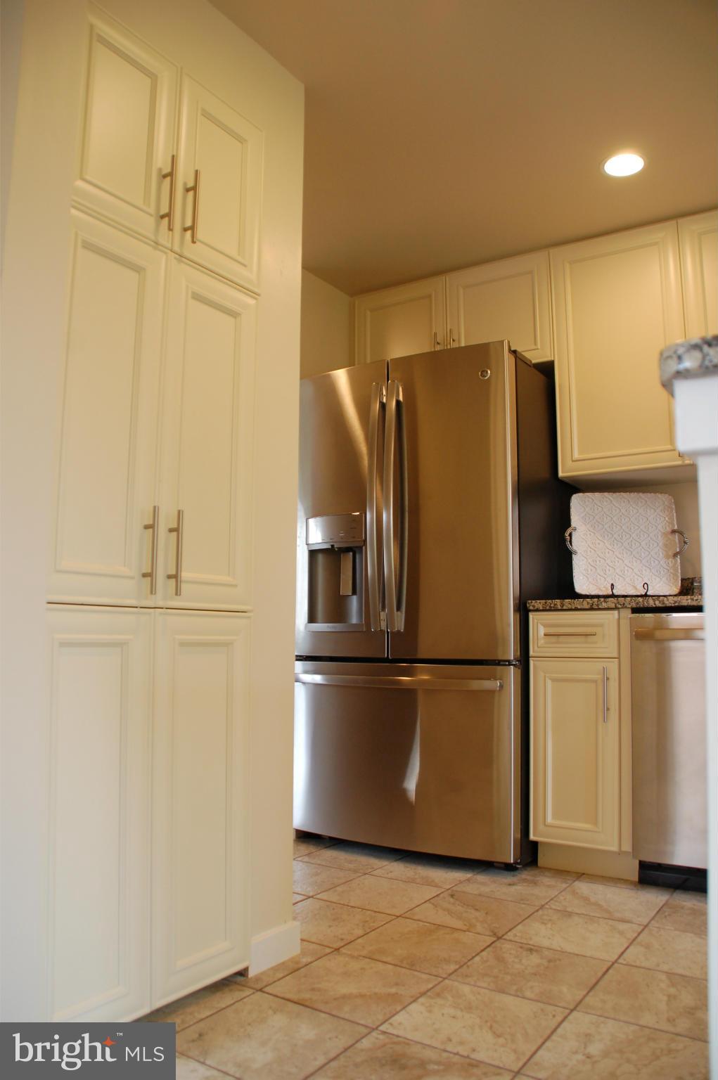 1021 Grovehill Road Baltimore, MD 21227 - Photo 9 of 30 Kitchen