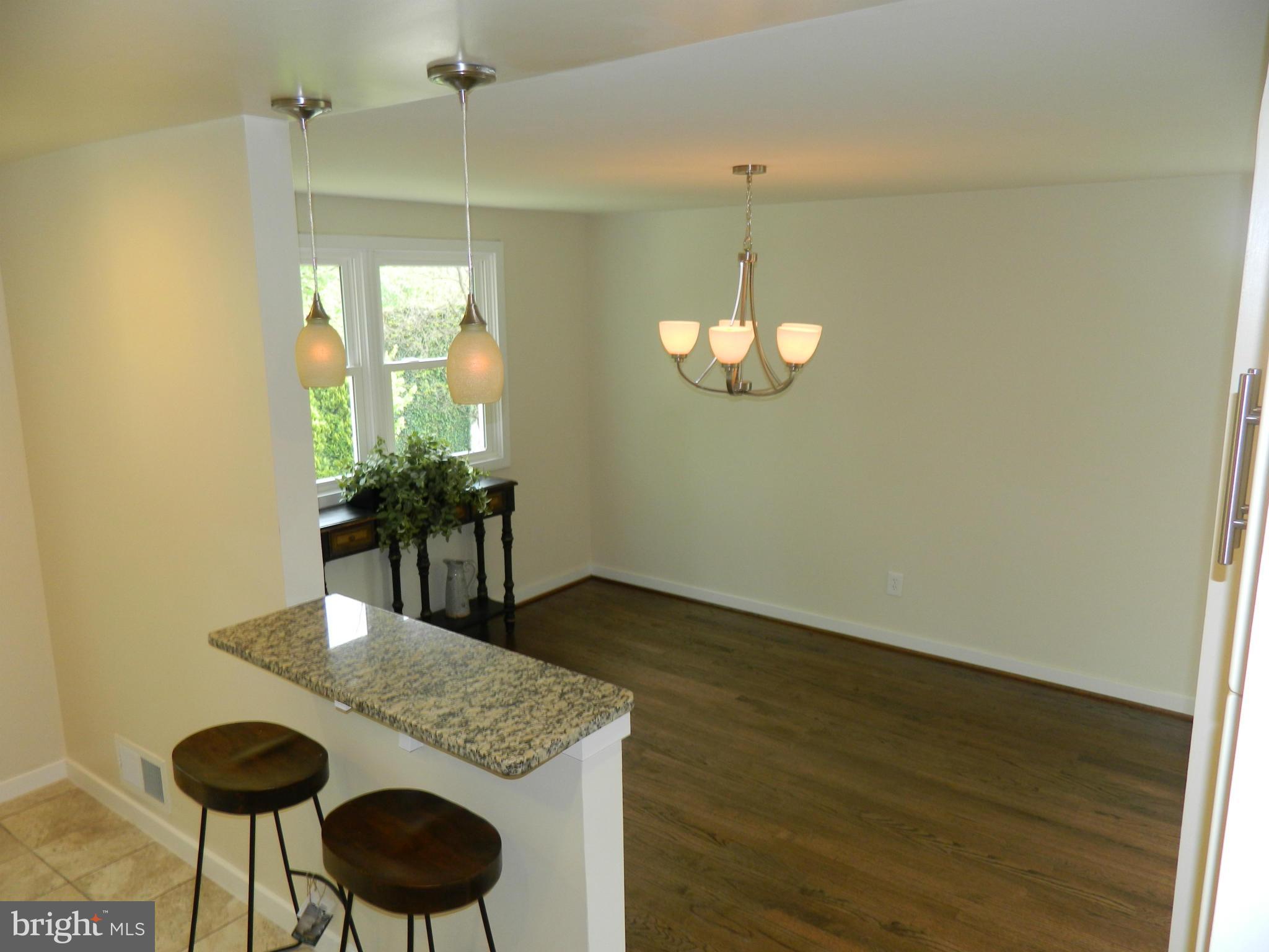 1021 Grovehill Road Baltimore, MD 21227 - Photo 10 of 30 Dining Room